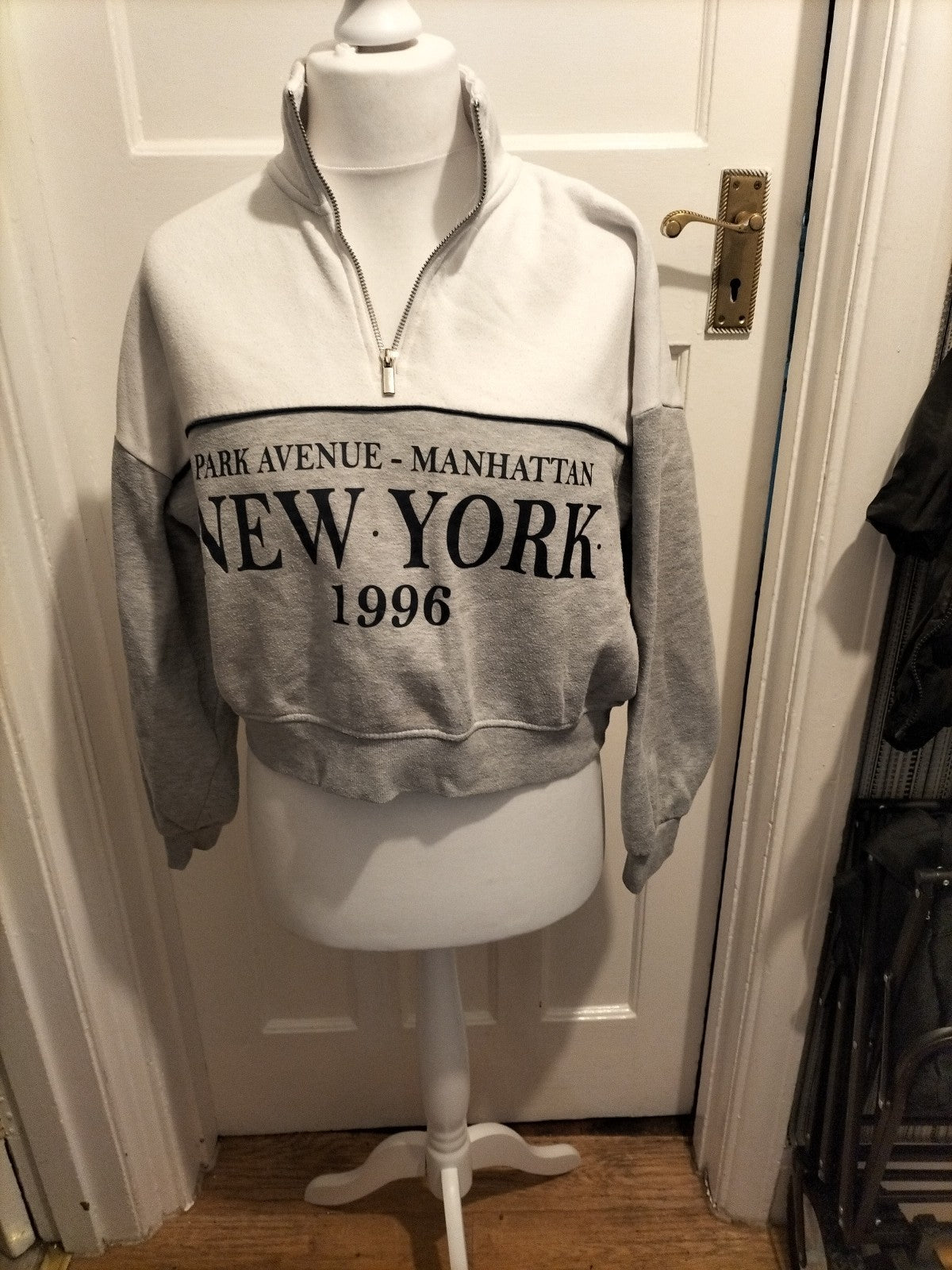 Ladies Primark Size 10-12 "Manhattan" Jumper