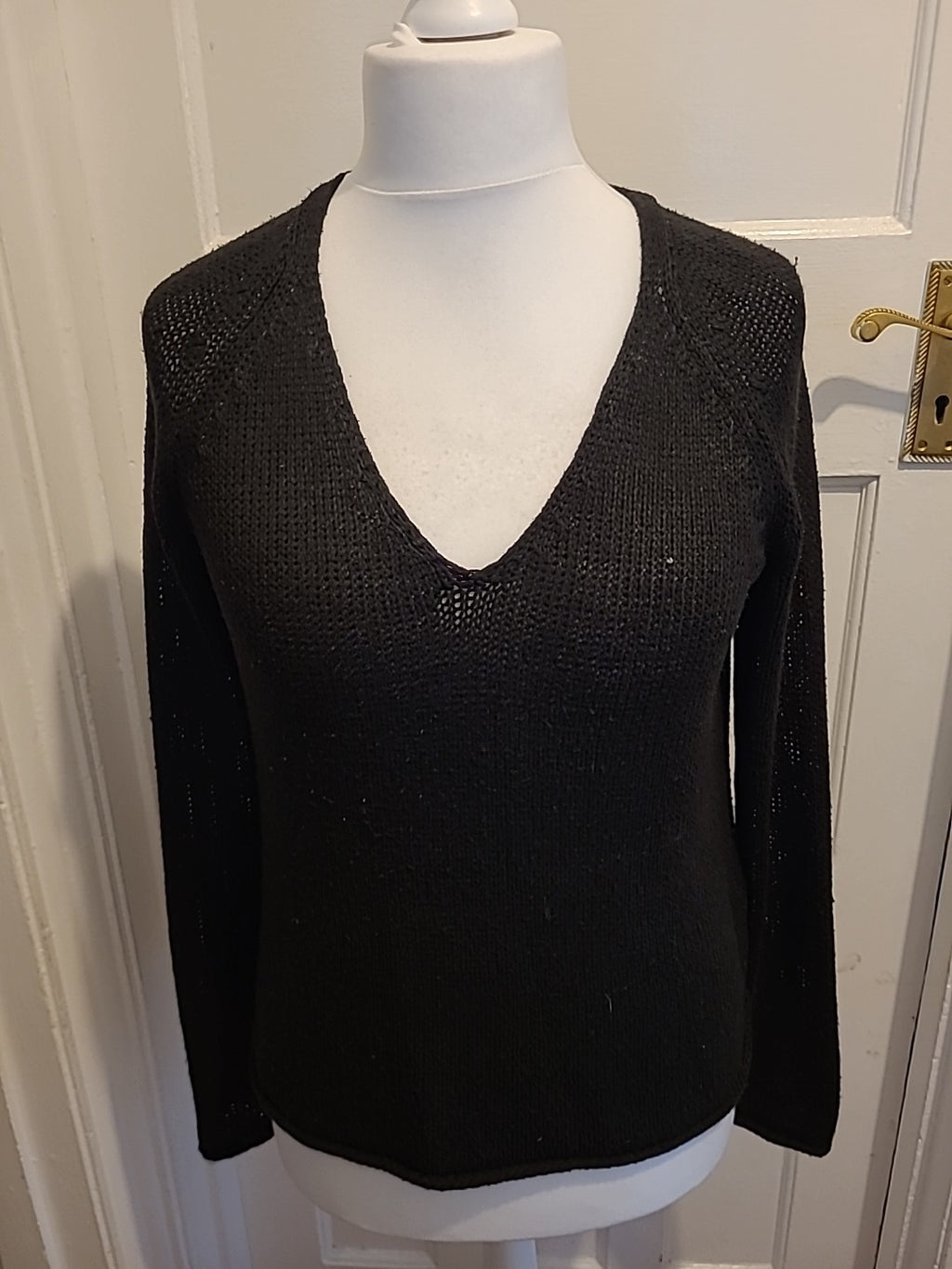 Ladies H&M Size Small Black Long Sleeved Pullover Jumper