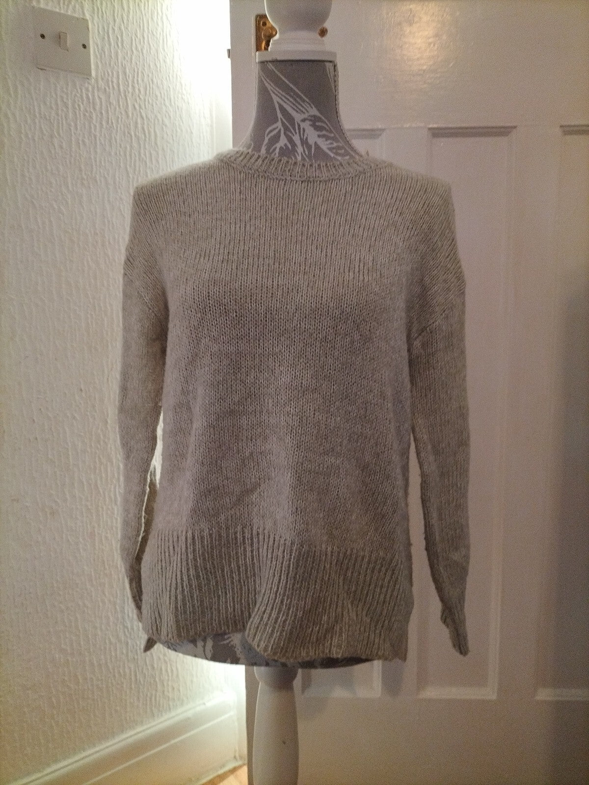 Ladies New Look Size Small Ivory Jumper
