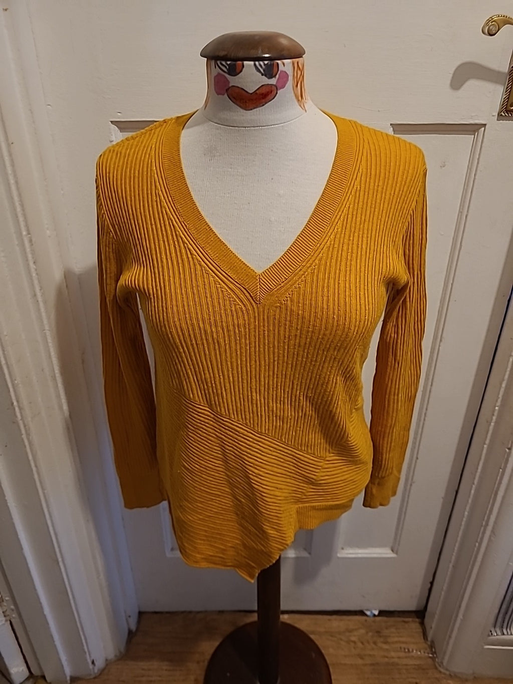 Ladies Tu Size 10 Mustard V Neck Long Sleeved Jumper