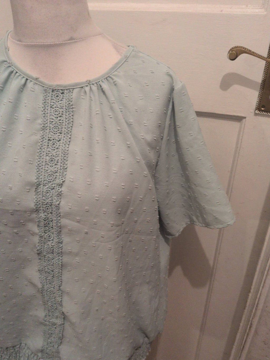 Ladies Size XL Pale Teal Short Sleeve Textured Blouse Marked Neck