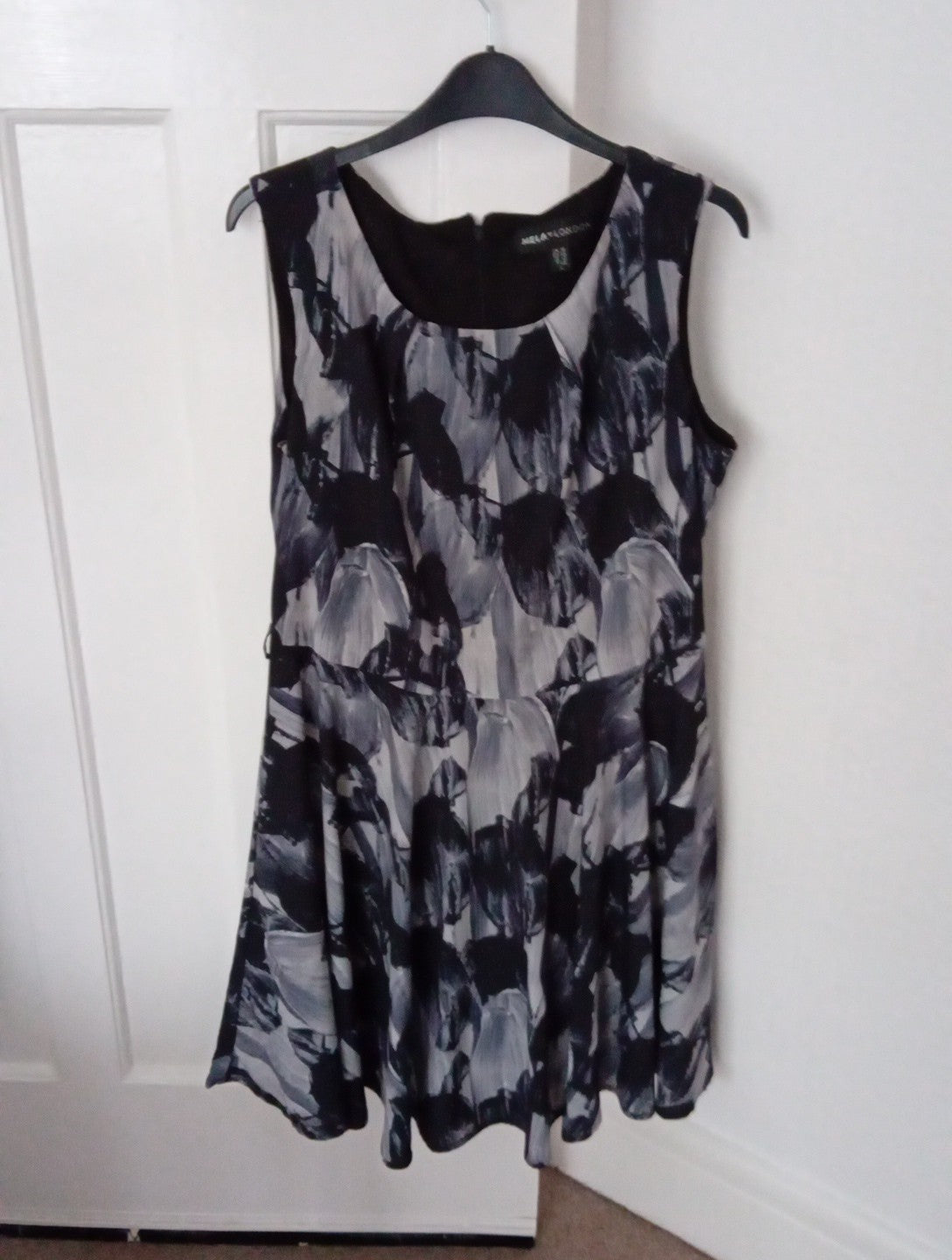 Ladies Dress Size 16 Mela London Grey/ Black Sleeveless