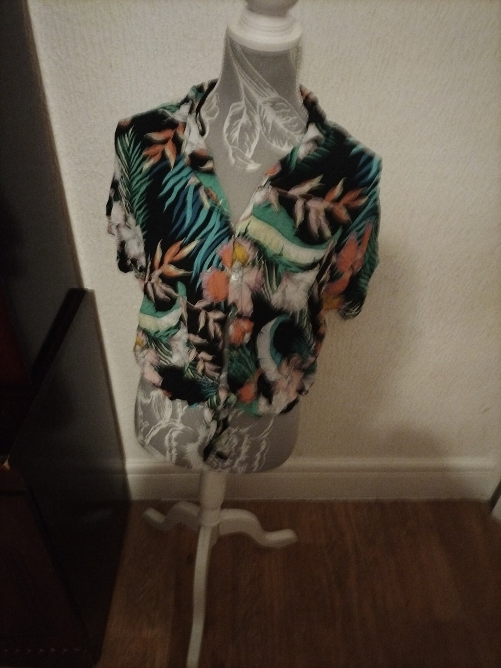 Ladies Peacocks Size 10 Multi Floral Short Sleeved Blouse
