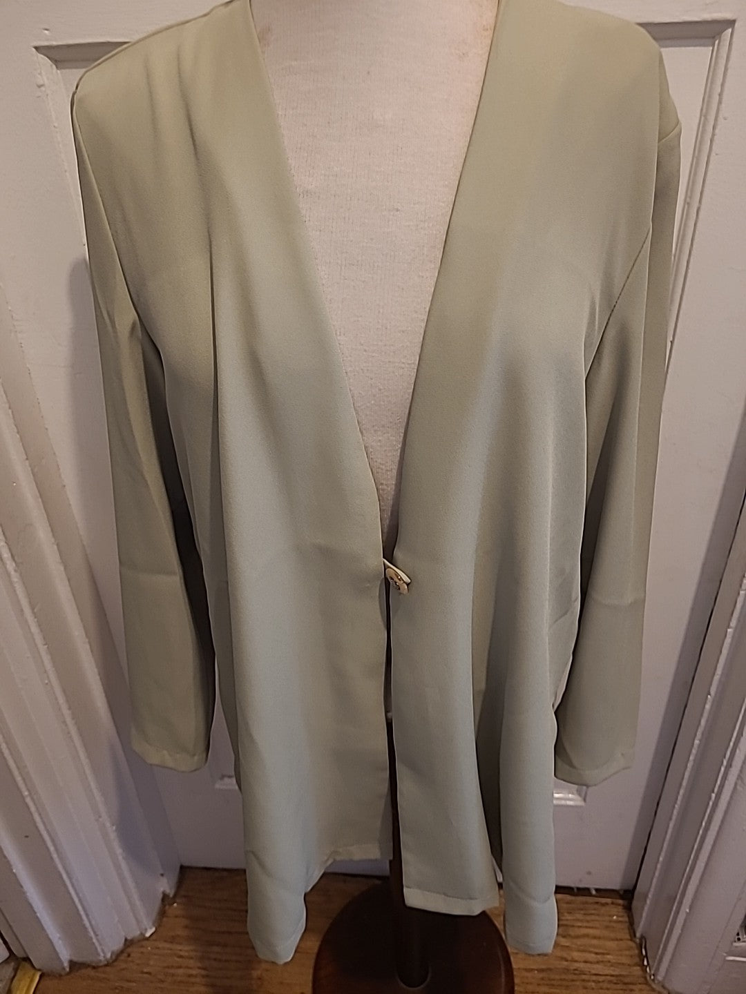 Ladies Monalisa Size M/L Green Long Sleeved Lightweight Blazer/Cardigan