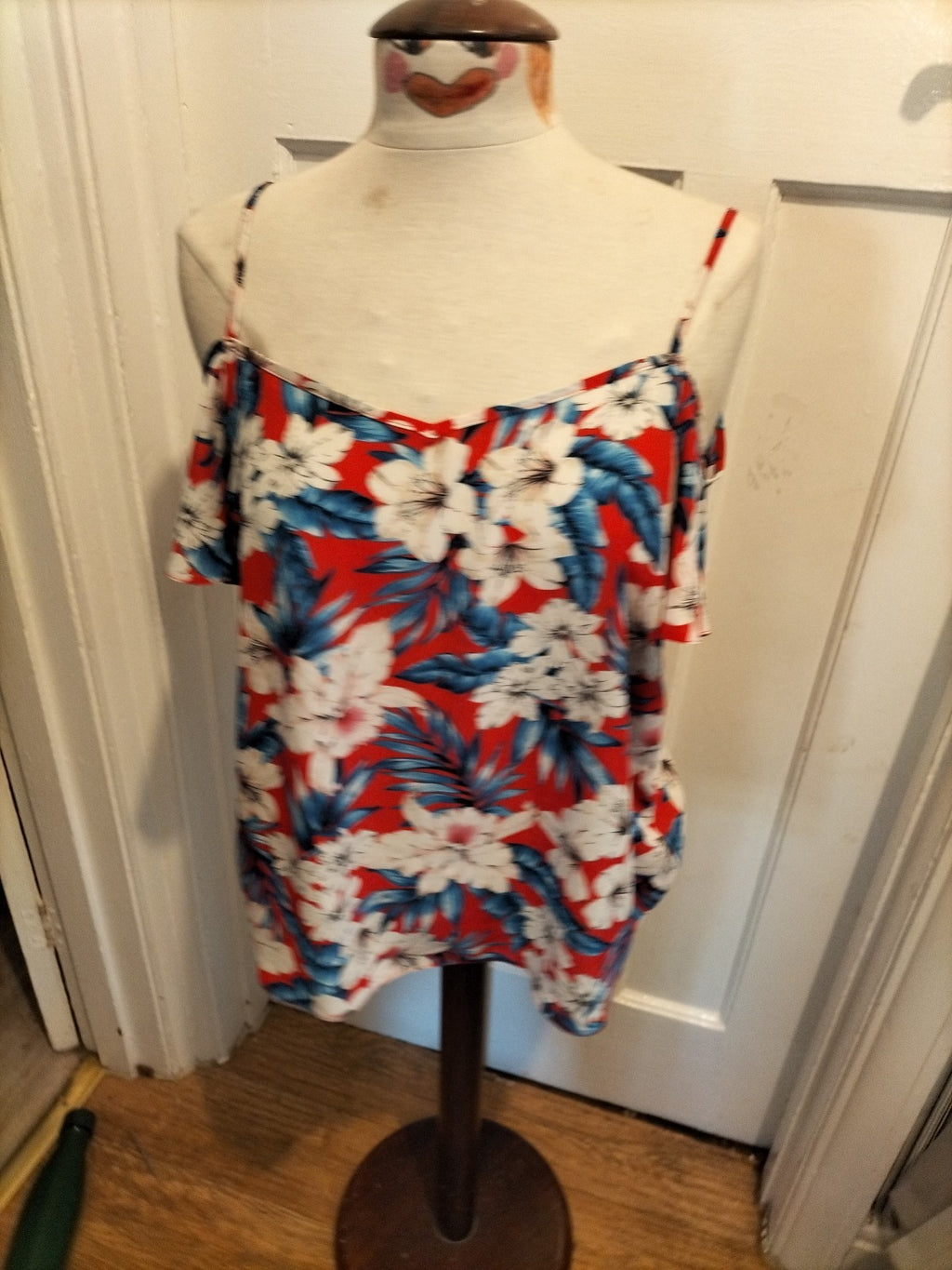 Ladies New Look Size 12 Blue With Red And White Floral Short Sleeved Top