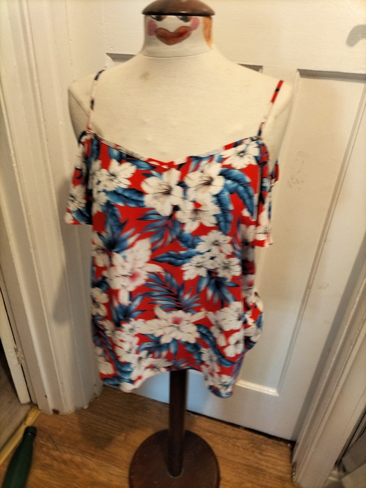 Ladies New Look Size 12 Blue With Red And White Floral Short Sleeved Top