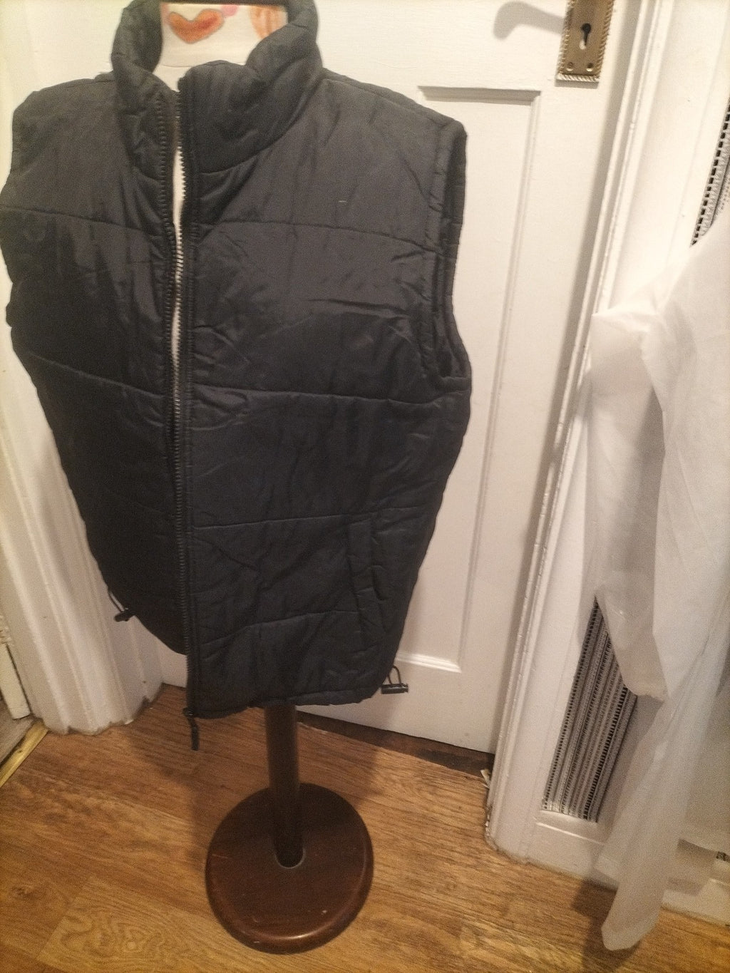 Mens Disciple Size Medium Black Sleeveless Puffer Coat