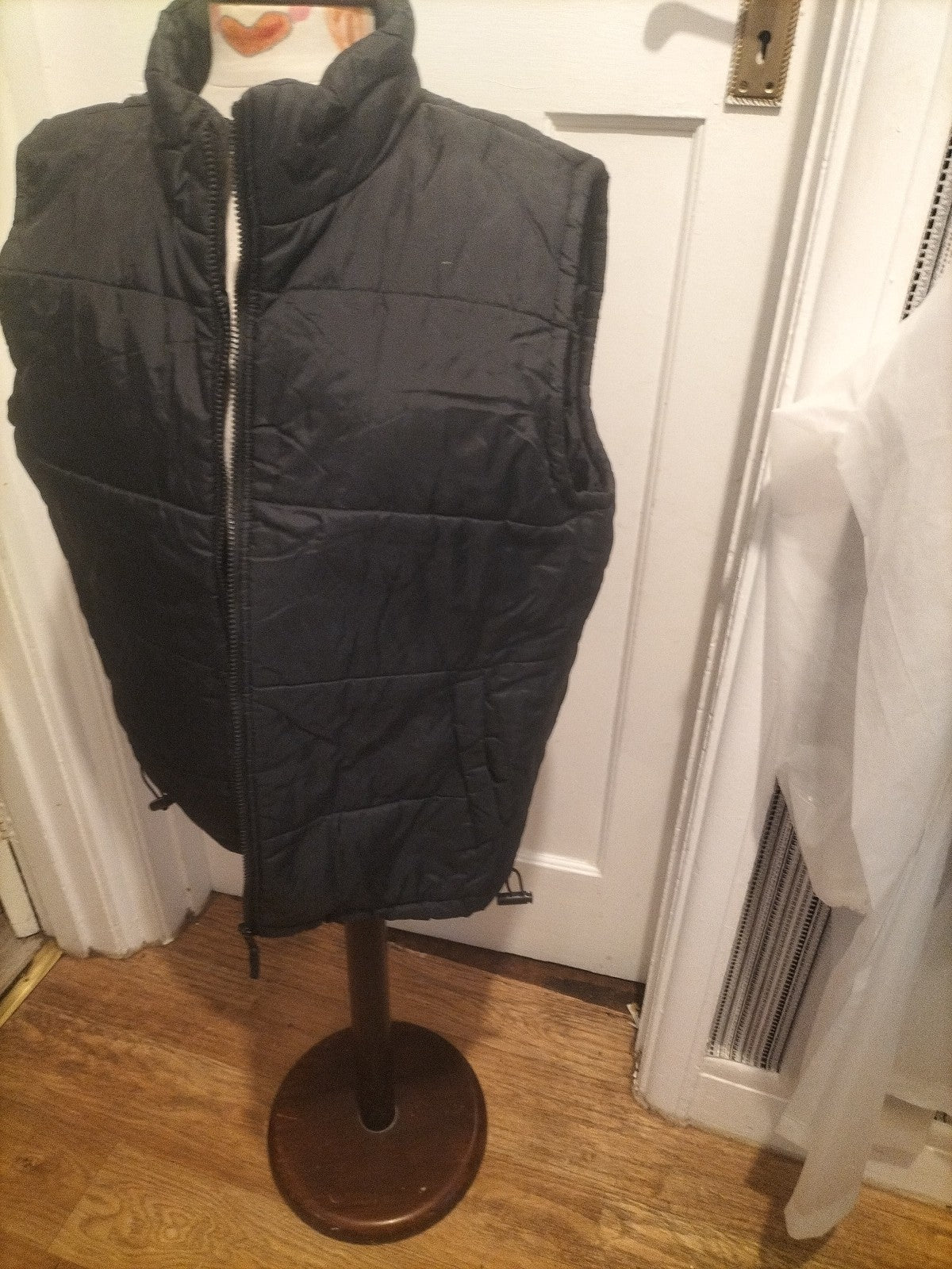 Mens Disciple Size Medium Black Sleeveless Puffer Coat