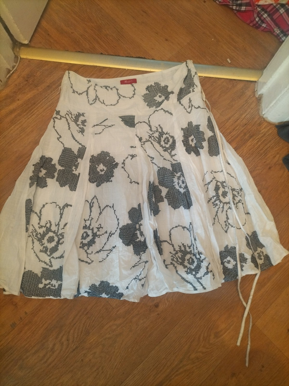 Monsoon 12 Black And White Embroidery Lined Knee Length Flare Skirt