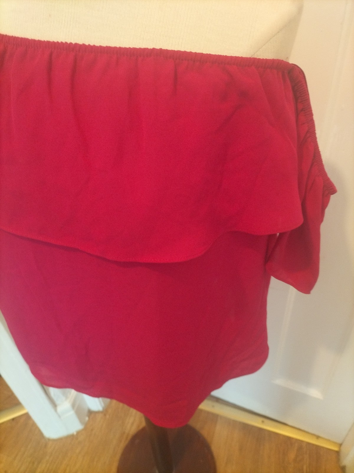 Ladies Stradivarius Size Small Deep Pinky Purple Elasticated Hem Short...