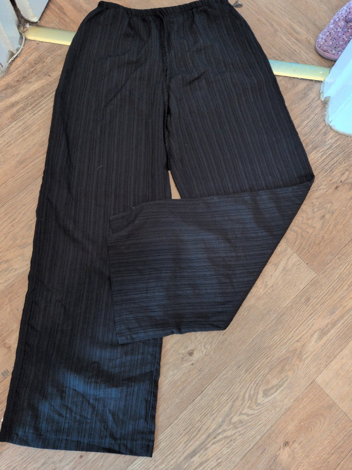 Shein Medium Black Crinkle Ribbed Elasticated Trousers