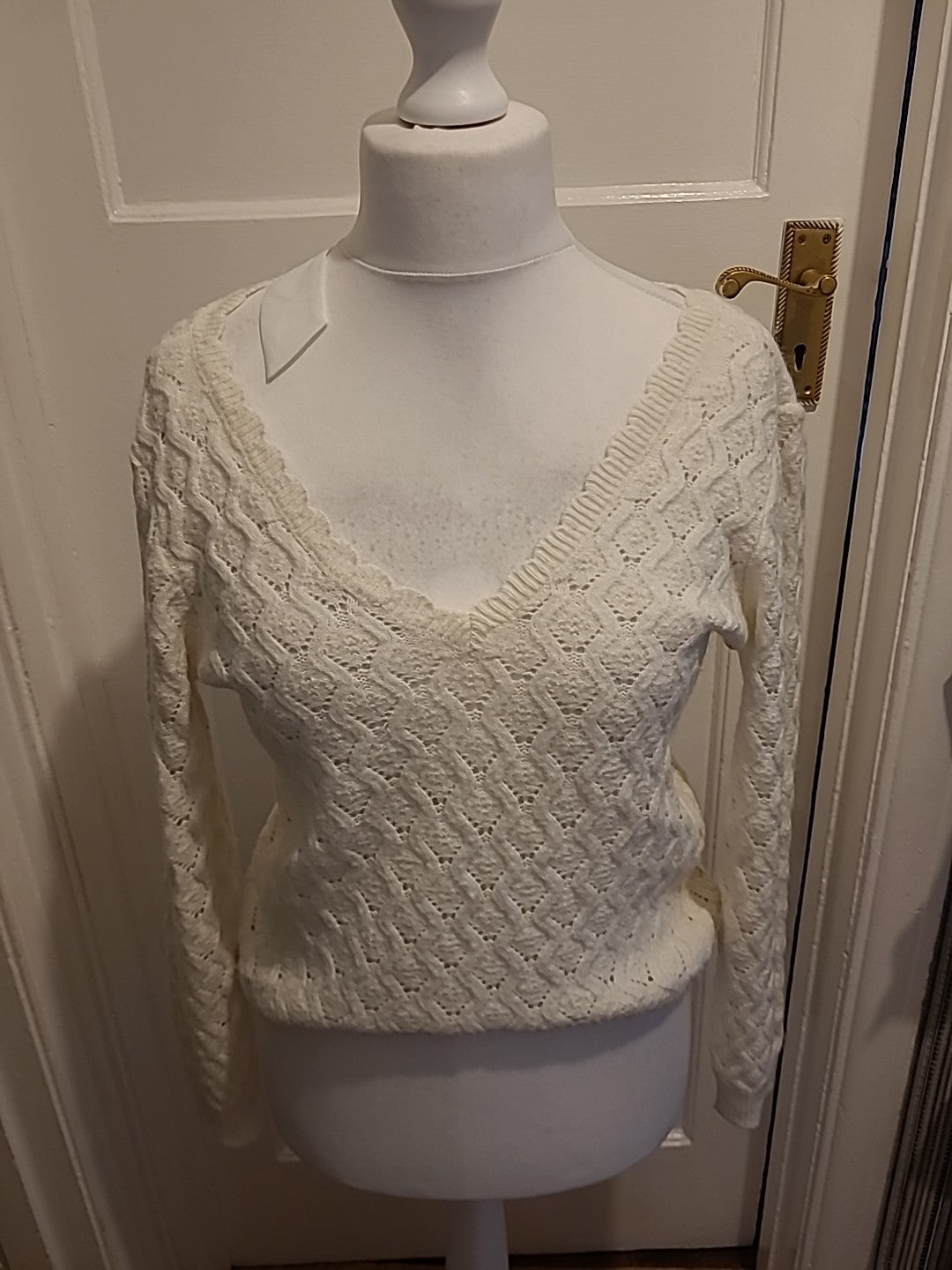 Ladies Majolica Size S/M White Knit Long Sleeved Jumper