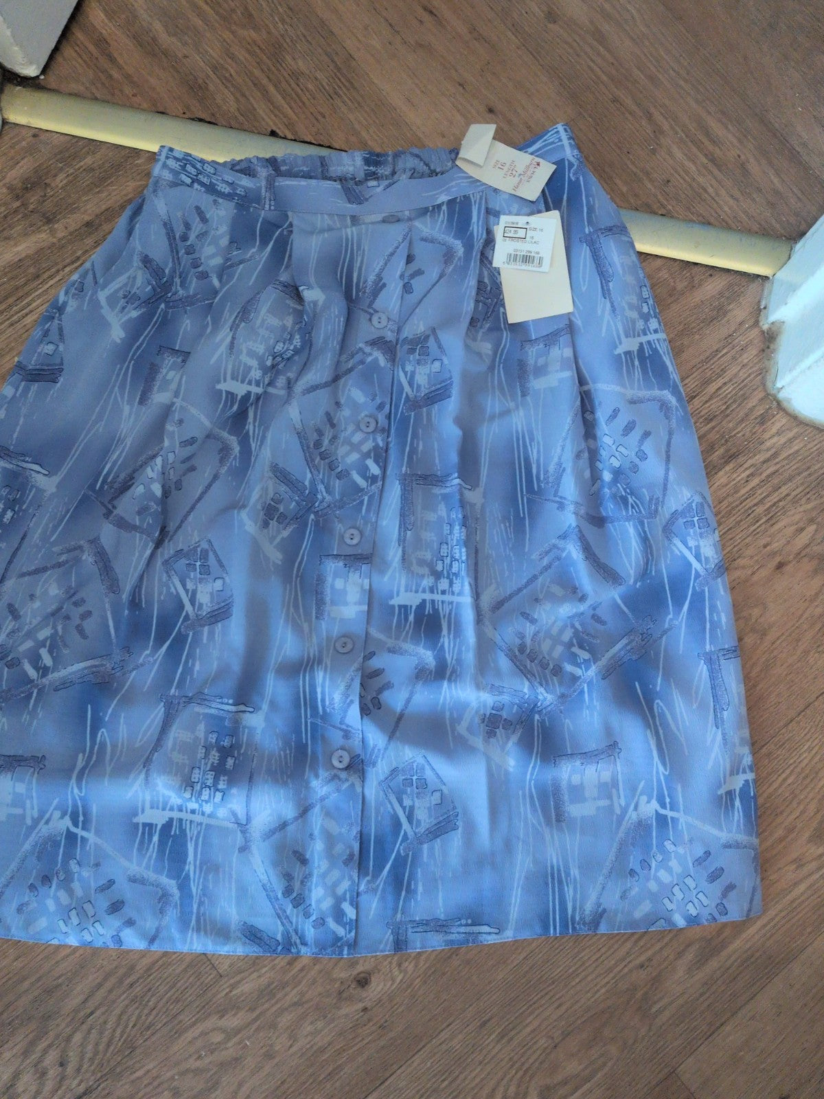 Brand New EWM Honor Millburn 16 Purple Lilac Elasticated Length 27 Flare Skirt