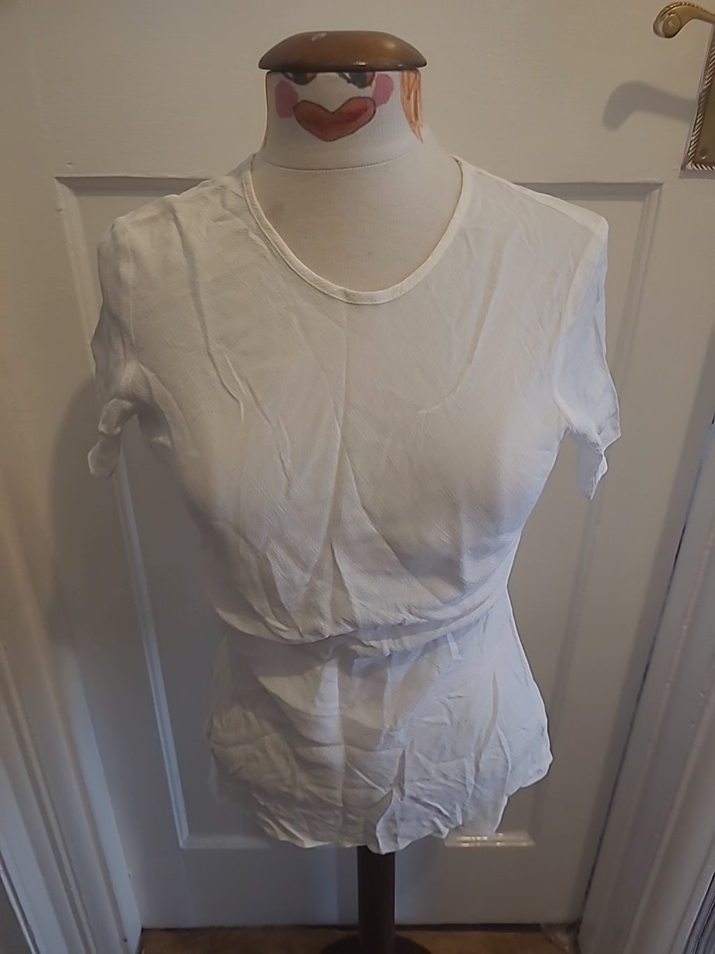 Ladies Size S/M White Short Sleeved Tshirt