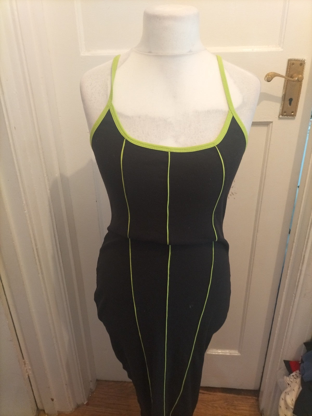 Ladies Misguided Size 10 Black And Green Pencil Dress