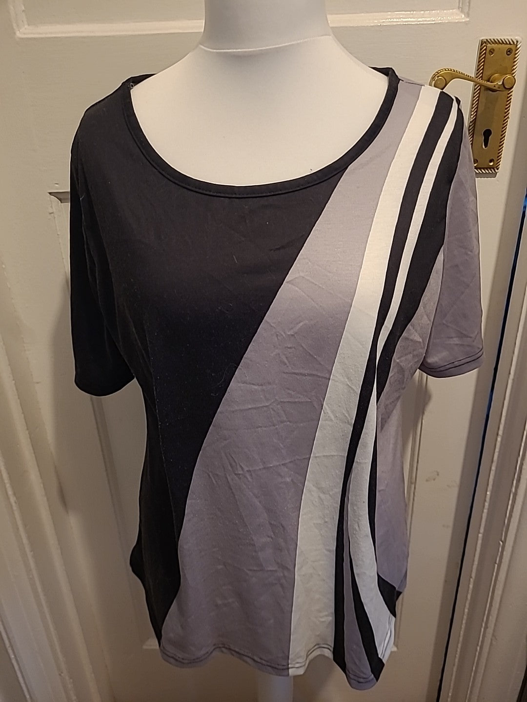 Ladies Size 2XL Grey White And Black Diagonally Striped Tshirt