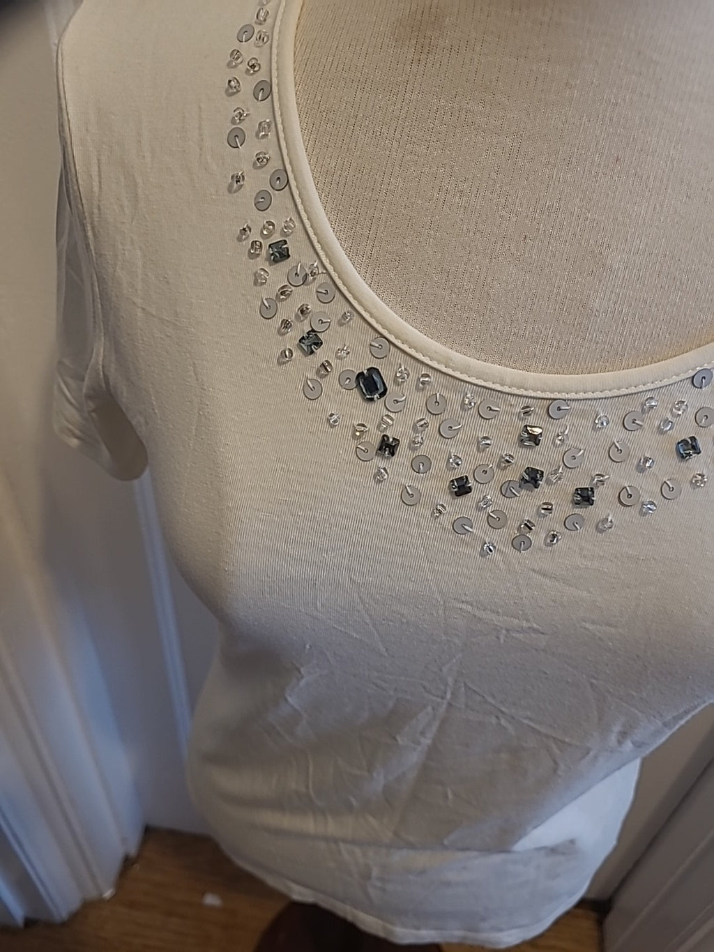 Ladies Micha Size Medium White Short Sleeved Detailed Neck Tshirt