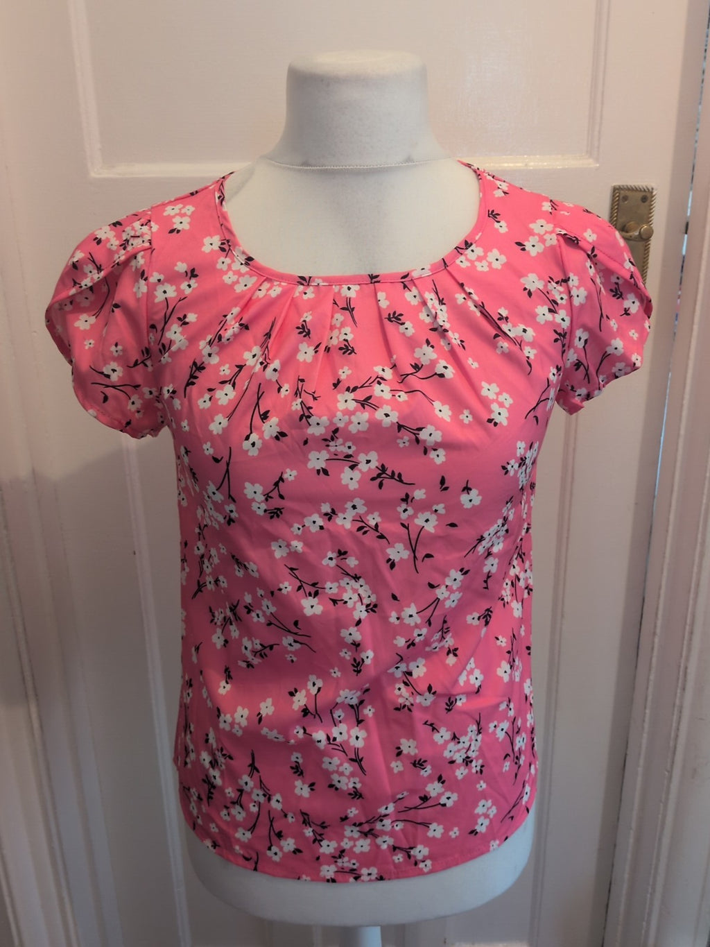 Ladies Shein Size Small Hot Pink Short Sleeved Floral Blouse