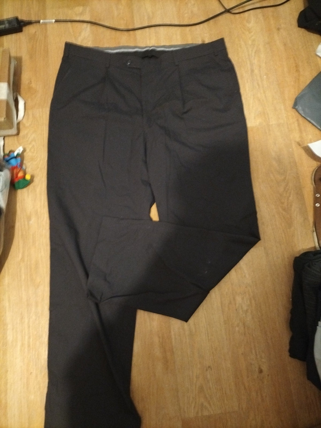 Mens Oscar Jacobson Size 42/33 Black Trousers