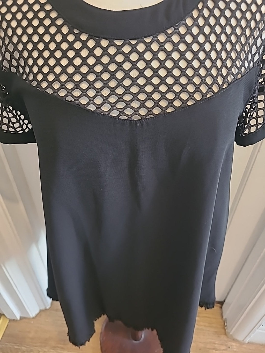 Ladies In The Style Size S/M Black Lace Short Sleeved Dress