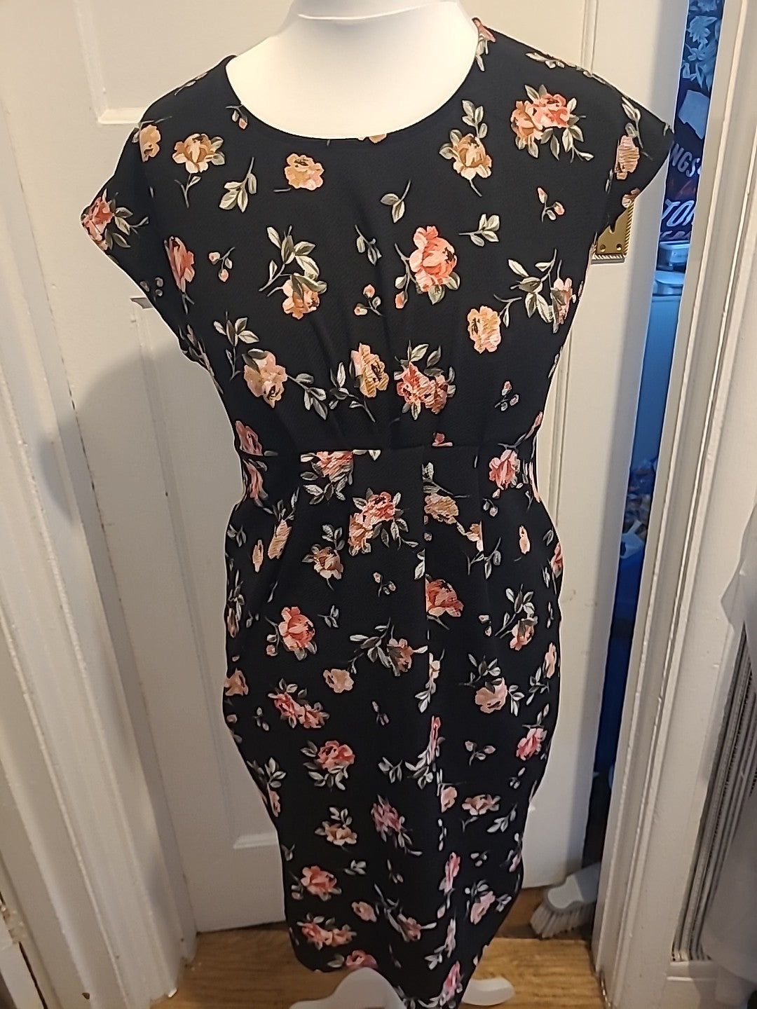 Ladies New Look Maternity Size 12 Black Floral Short Sleeved Dress