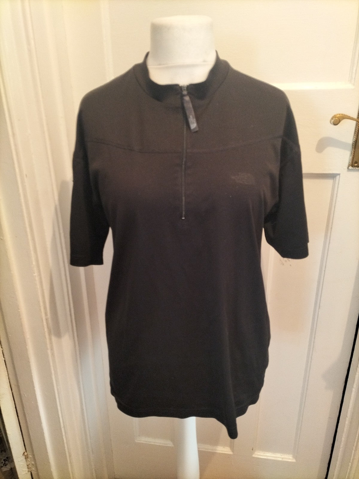 Mens The North Face Size Large Black High Neck Tshirt Short Sleeved