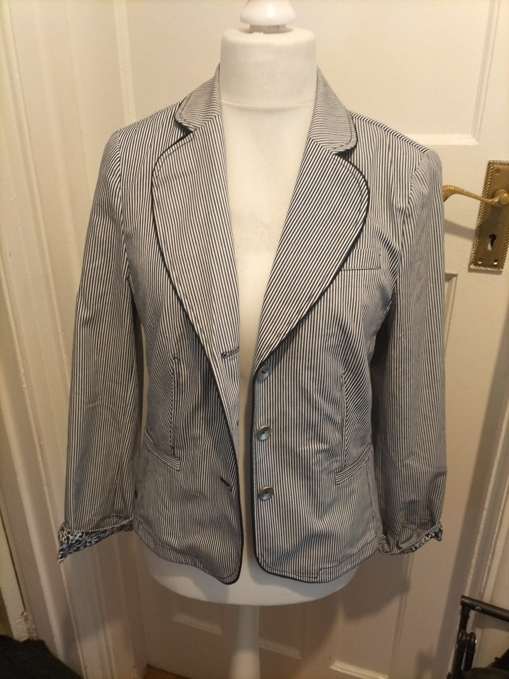 Ladies Jacket Size 14 Oscar B black/white Striped