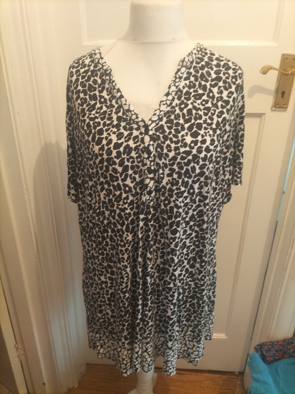 Moda At George 20 Black And White Blouse