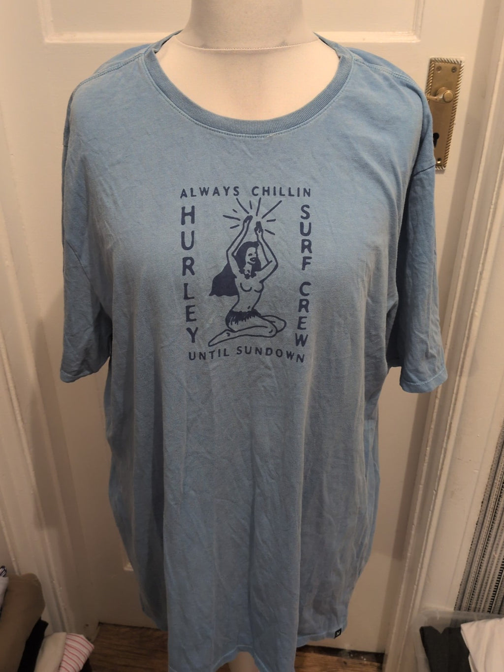 Mens Hurley Size XL Blue And Navy Print Short Sleeved T-shirt