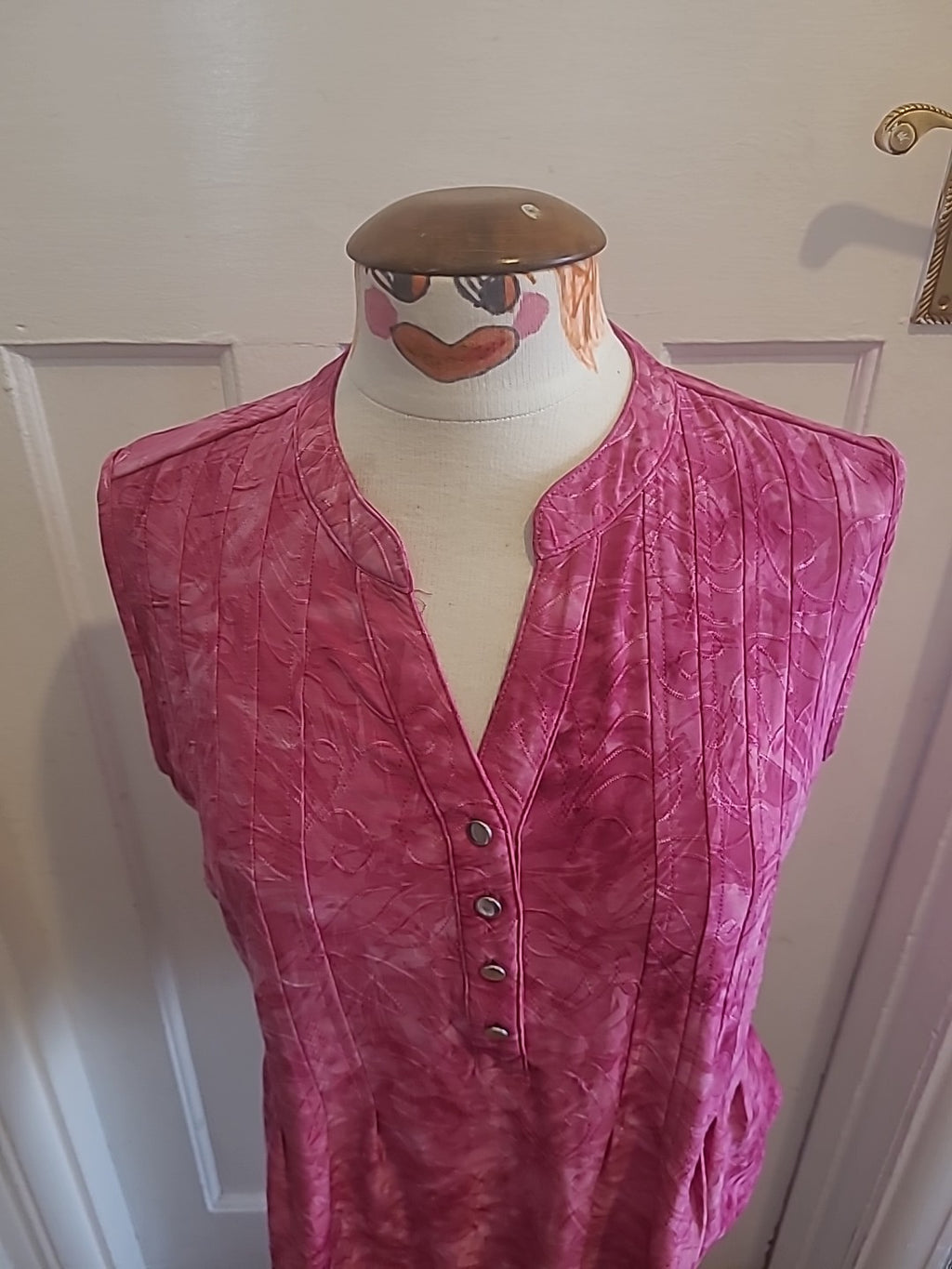Ladies Westport Size Medium Pink Dye Sleeveless Tshirt