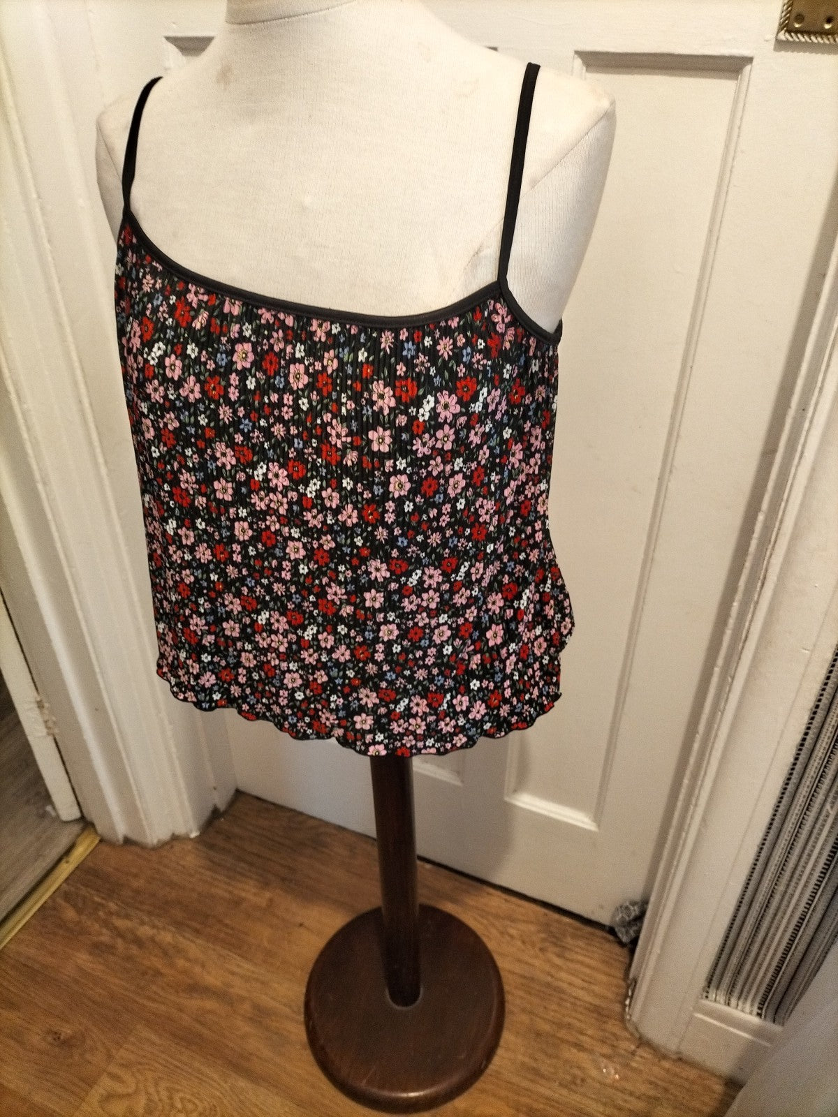 Ladies Amaranto Size Small Multicoloured Floral Sleeveless Tshirt