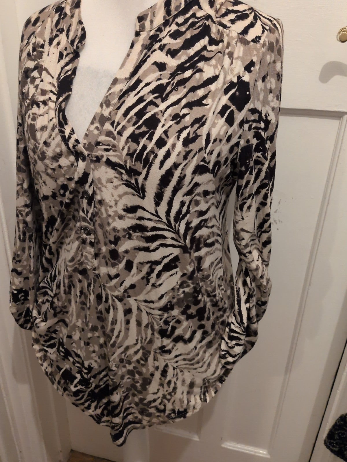 Wallis Medium Multicoloured Zebra Print Buttoned Blouse Small Hole On Rear