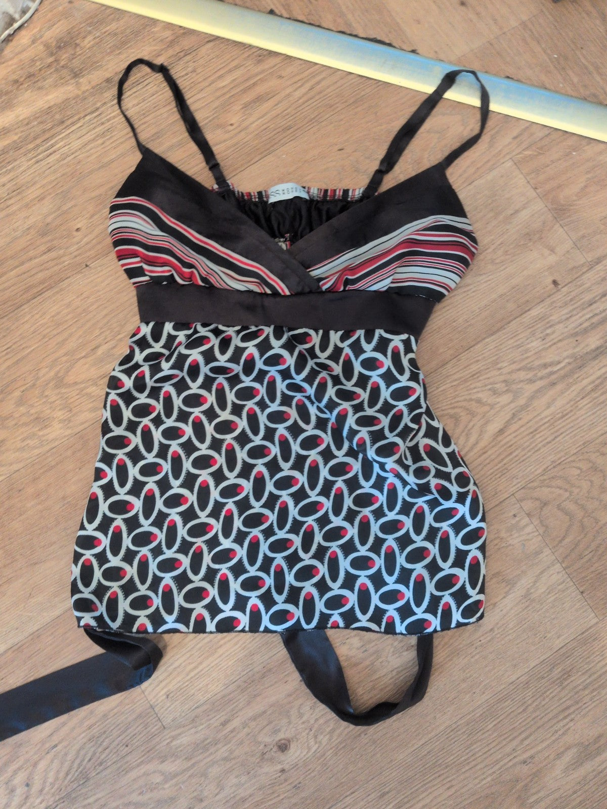 Miss Money Medium Black White Red Sleeveless Blouse