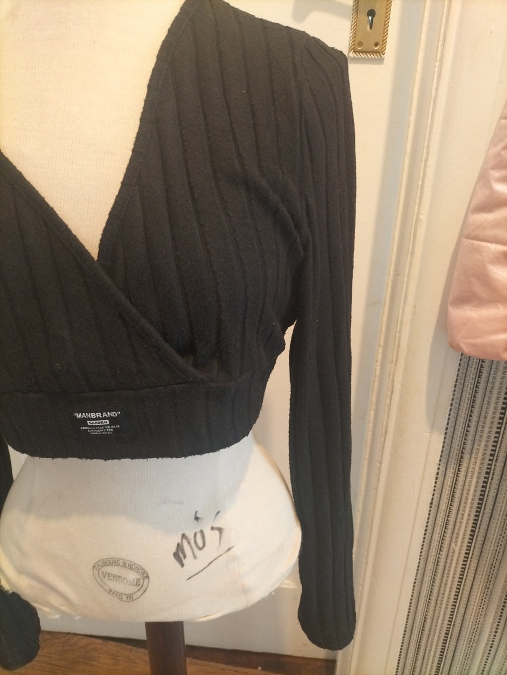 Ladies Manbrand Size Large Black Ribbed Long Sleeved Crop Top With Black Ribbed