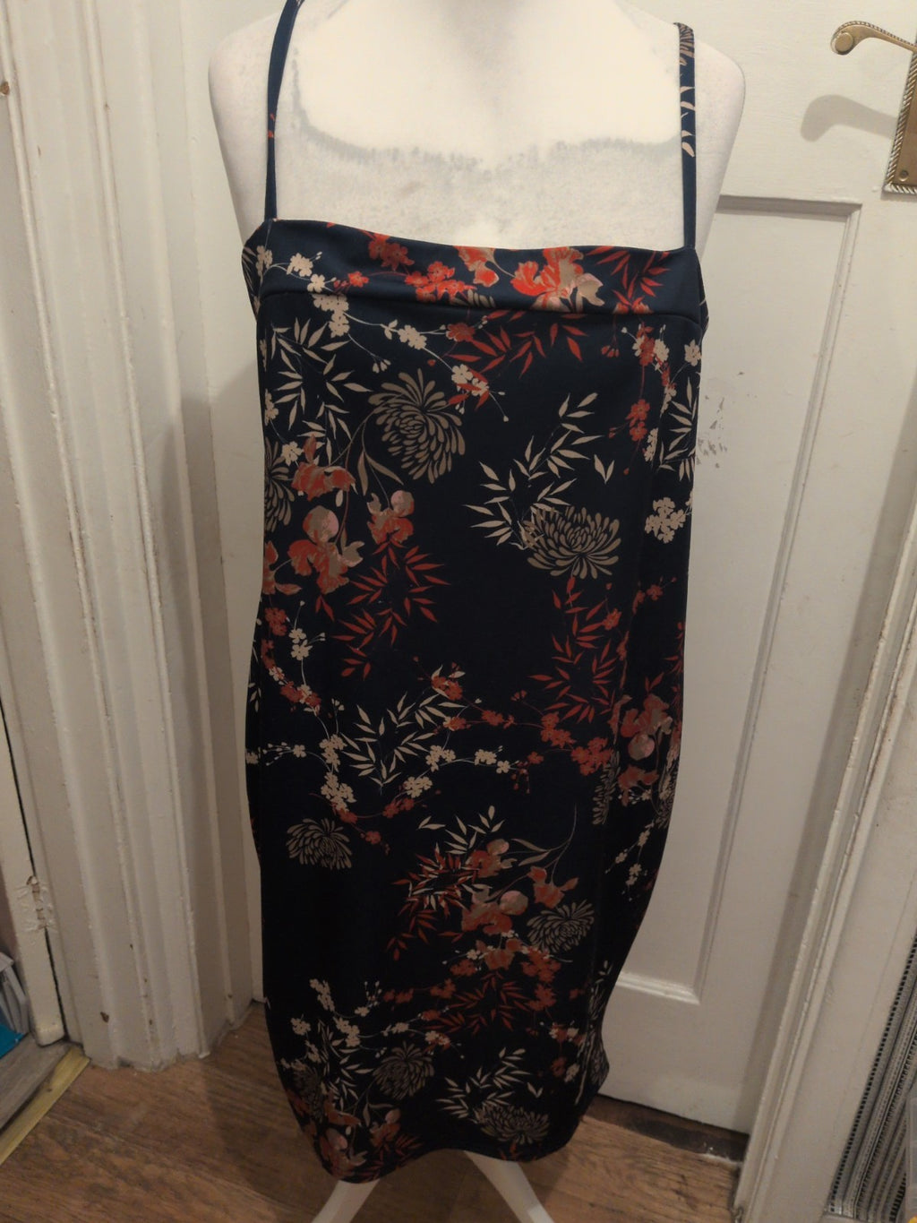Ladies Size Large Sleeveless Floral Knee Length Dress