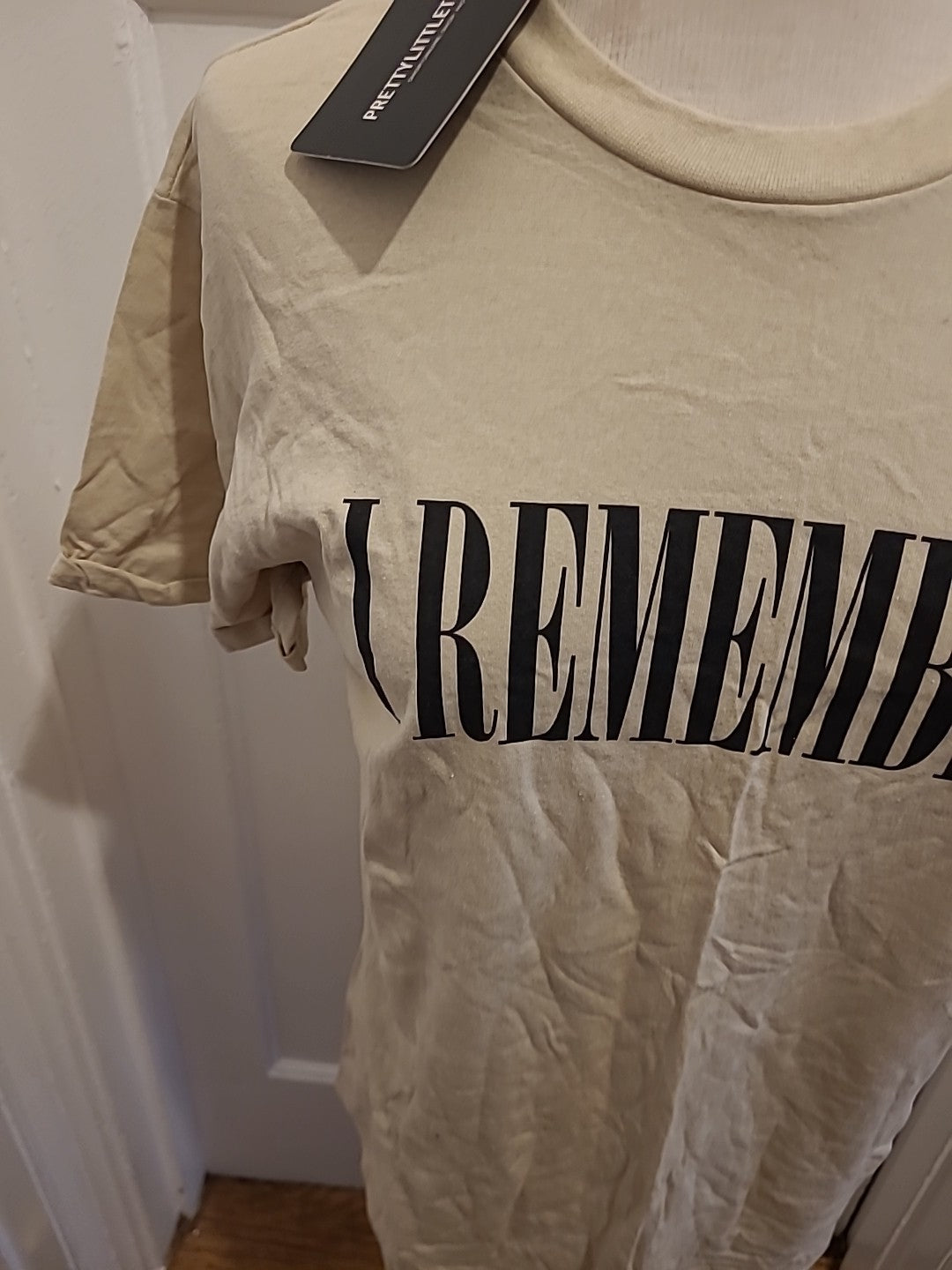 Brand New Ladies Prettylittlething Size Small Beige Remember Short Sleeved...