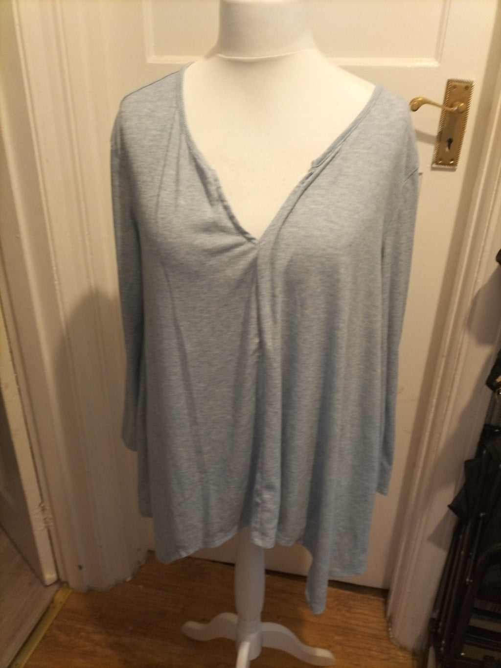Ladies Size XL Grey Blue Tinge Ribbed Long Sleeved Tshirt