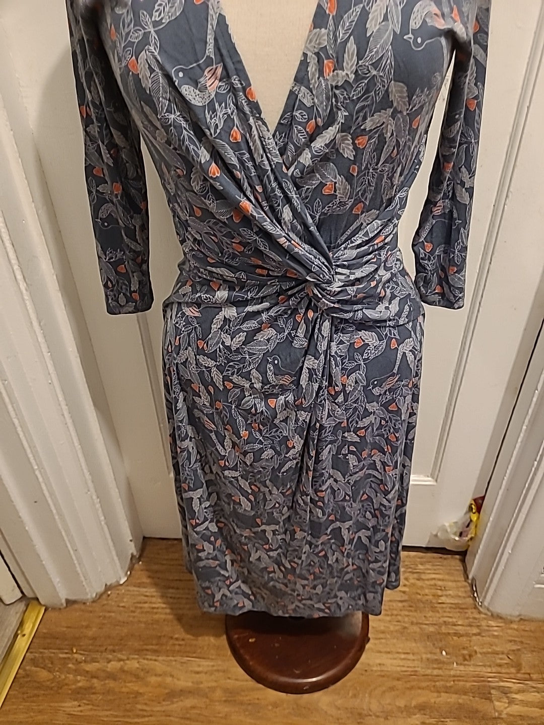 Ladies White Stuff Size 8 Grey Floral Long Sleeved V Neck Dress