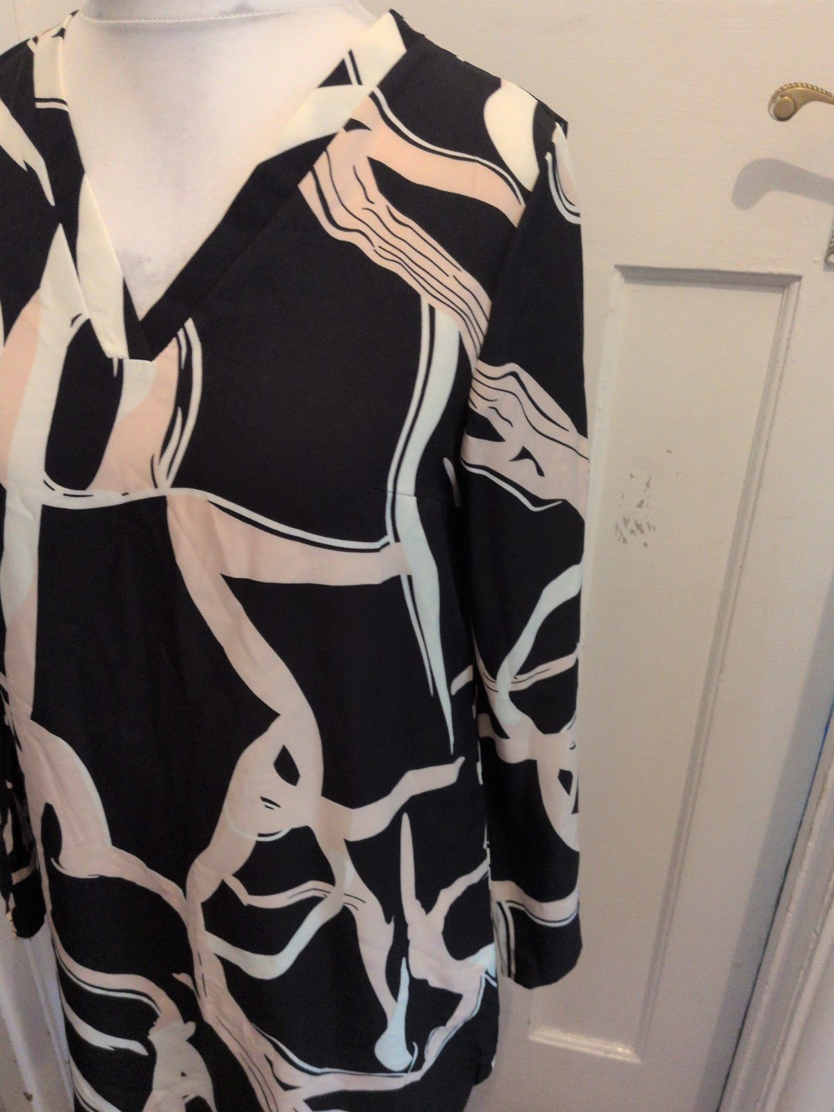 Medium Black White And Pale Pink Long Sleeve Midi-Long Dress
