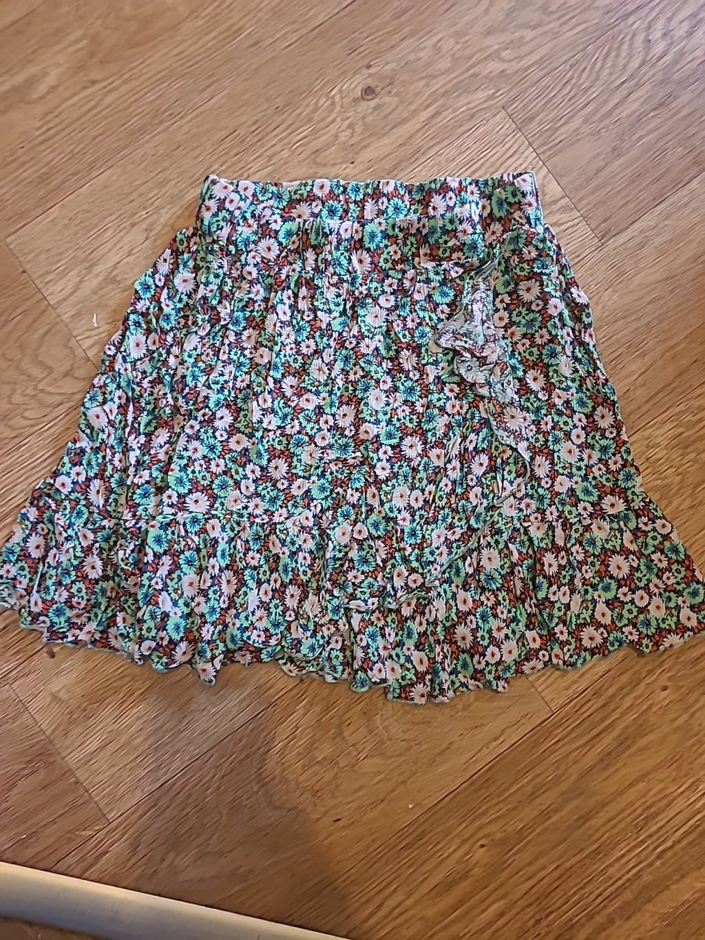 Ladies Zara Size XS Green Floral Elasticated Mini Skirt