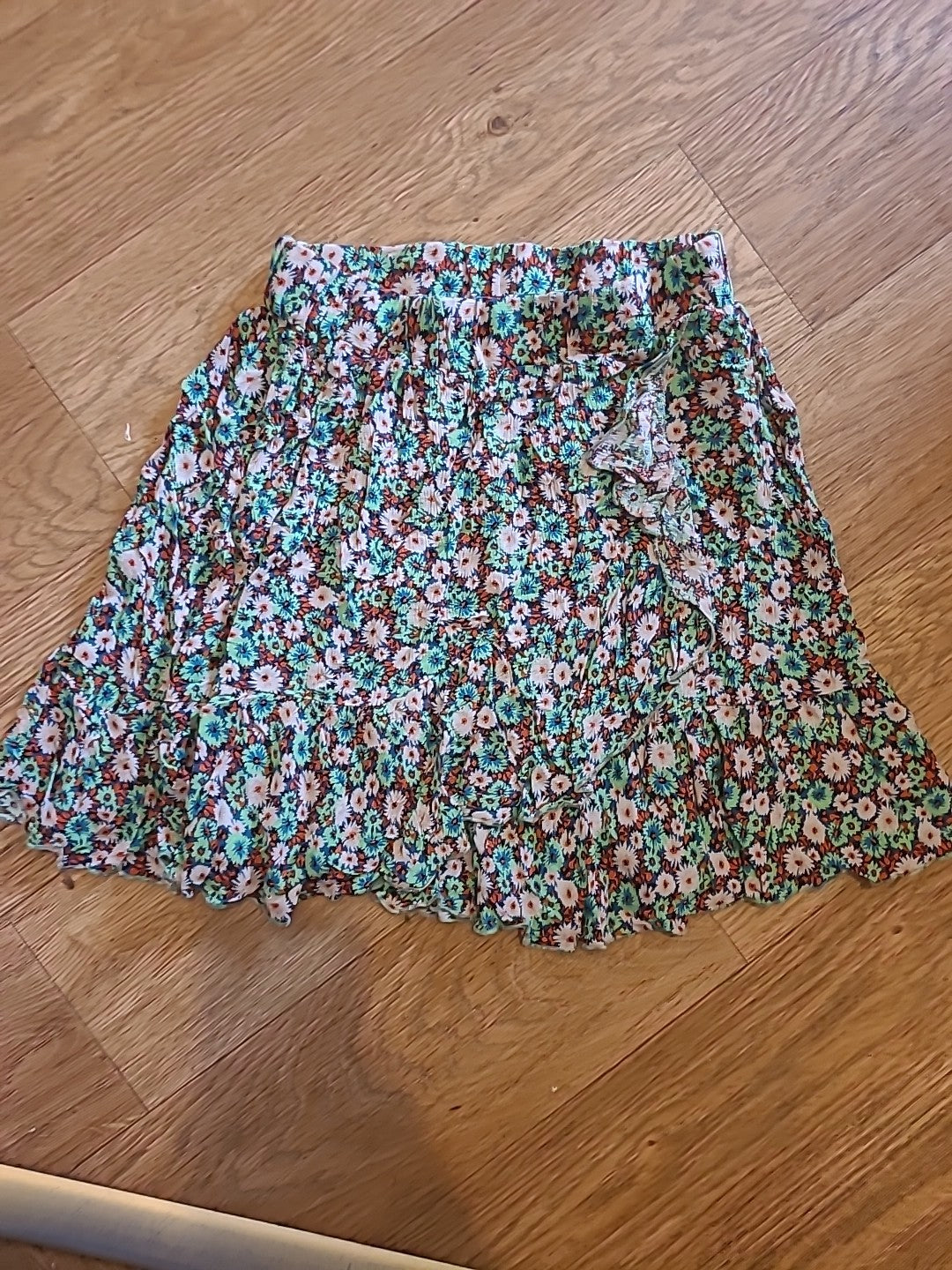Ladies Zara Size XS Green Floral Elasticated Mini Skirt