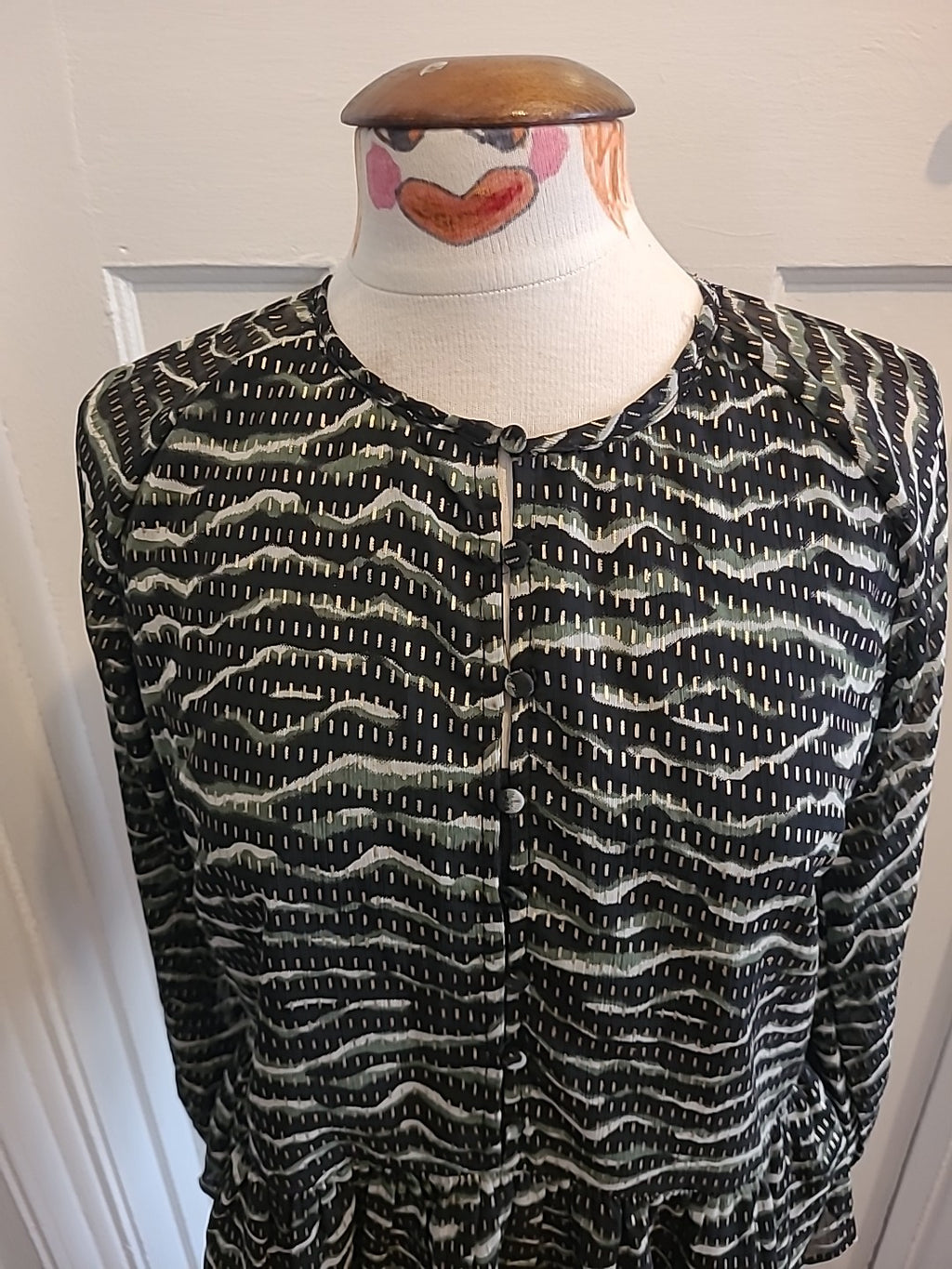 Ladies Great Plains Size 10 Green Gold Long Sleeved Blouse