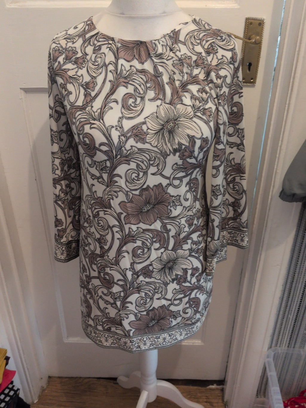 Wallis Small Beige White Black Floral Wide Sleeve Knee Length Dress