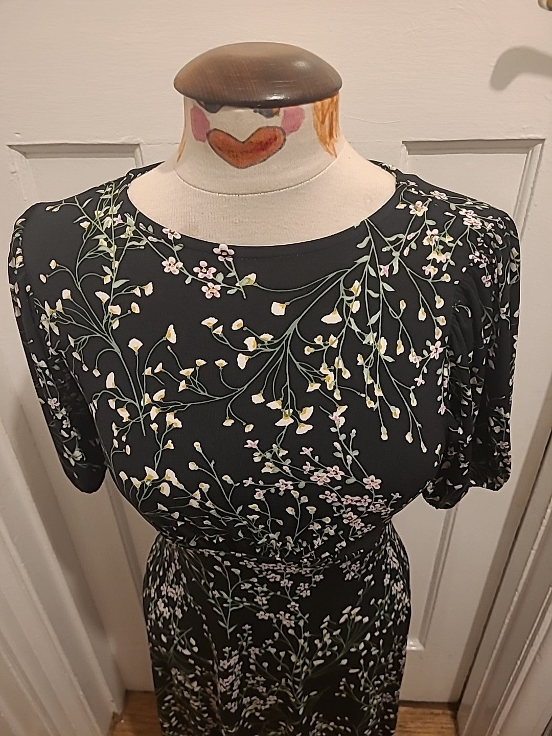 Ladies Lipsy Size 8 Black Floral Long Length Short Sleeved Dress