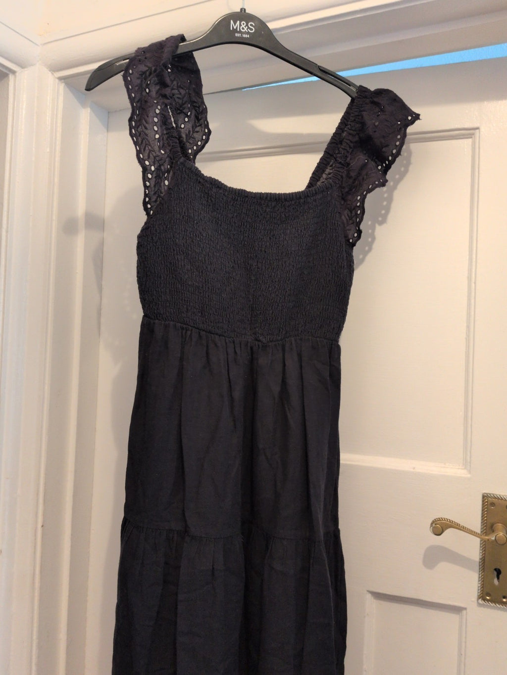 Ladies New Look Size 8 Black Sleeveless Long Length Bubblehem Dress