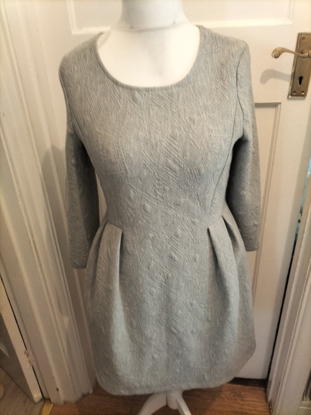 Ladies Great Plains Size M Grey 3/4 Sleeved Dress Patterned