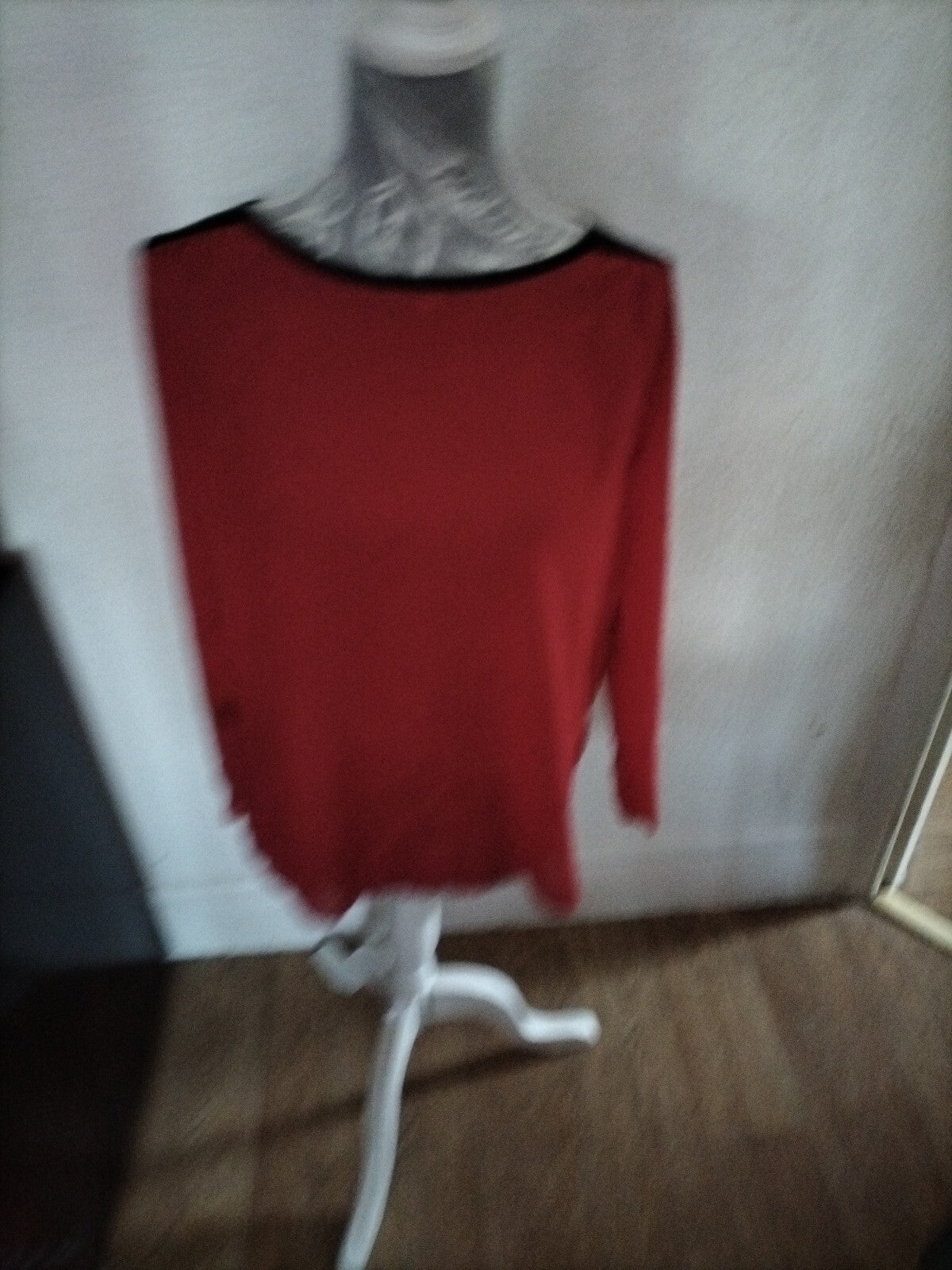 Ladies Lustre Size 12 Red And Black Long Sleeved Blouse