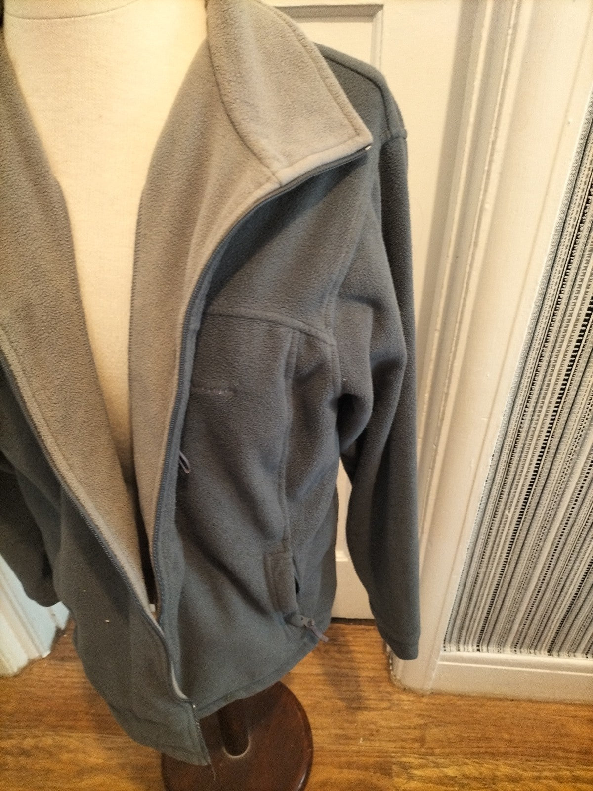 Mens Mountain Life Size Small Grey Warm Zip Through