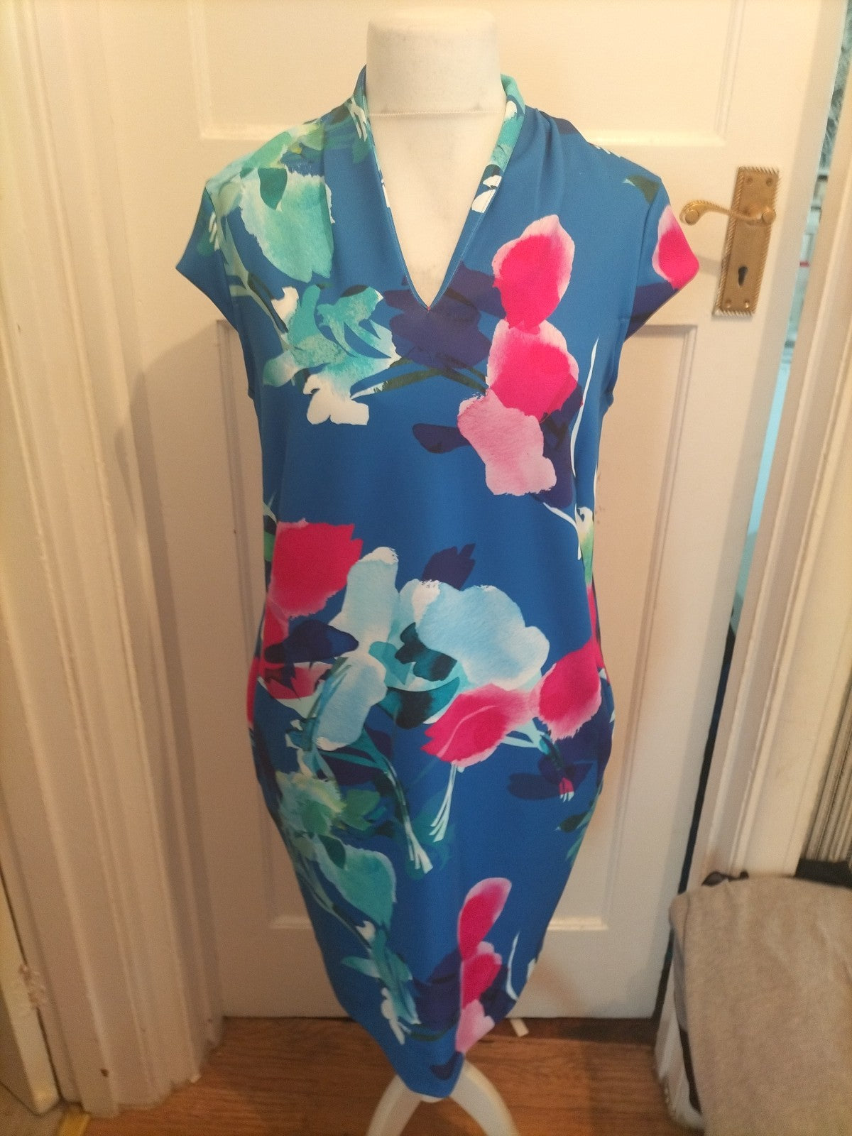 Ladies Roman Size 12 Blue Floral Cap Sleeve Dress