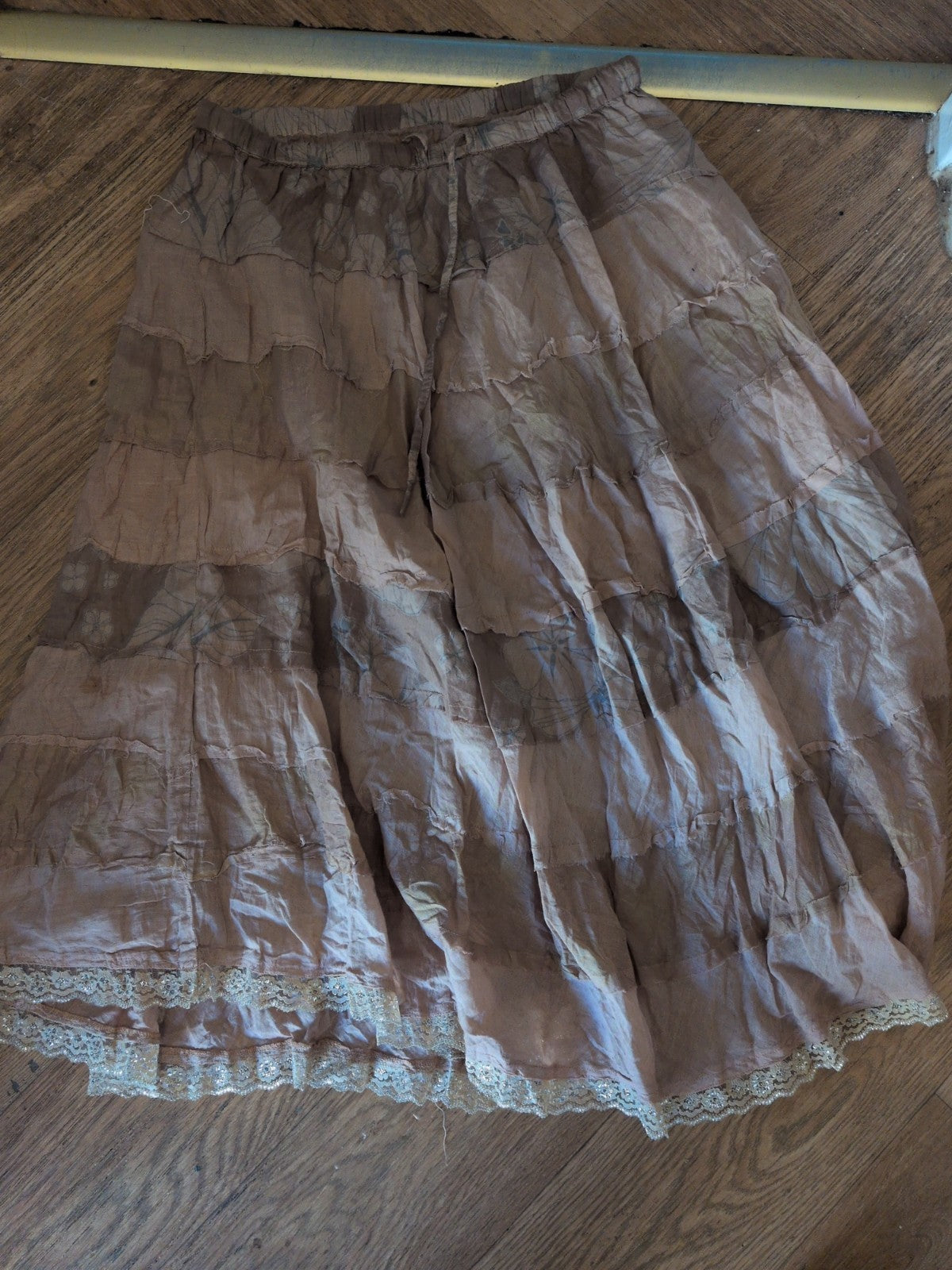 25 Medium Blush Elasticated Midi Skirt *
